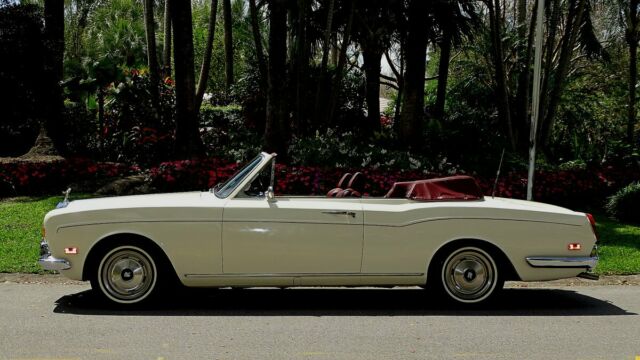 Rolls-Royce Corniche 1972 image number 1