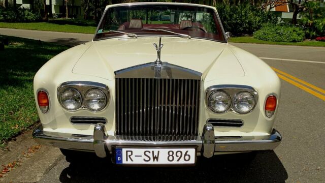 Rolls-Royce Corniche 1972 image number 12