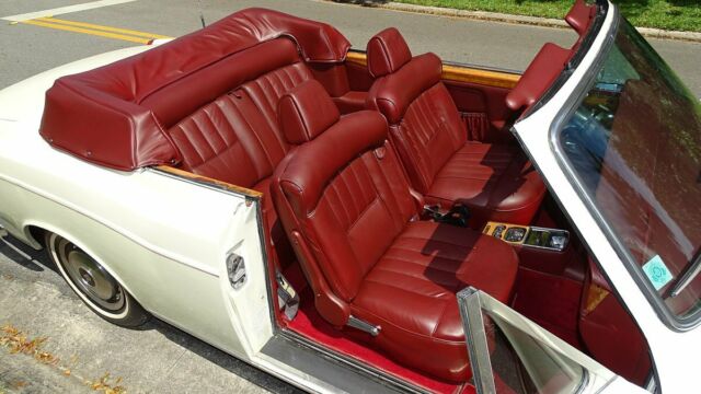 Rolls-Royce Corniche 1972 image number 18