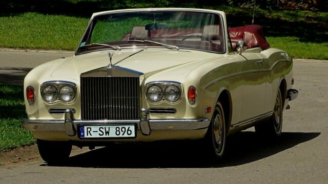 Rolls-Royce Corniche 1972 image number 28