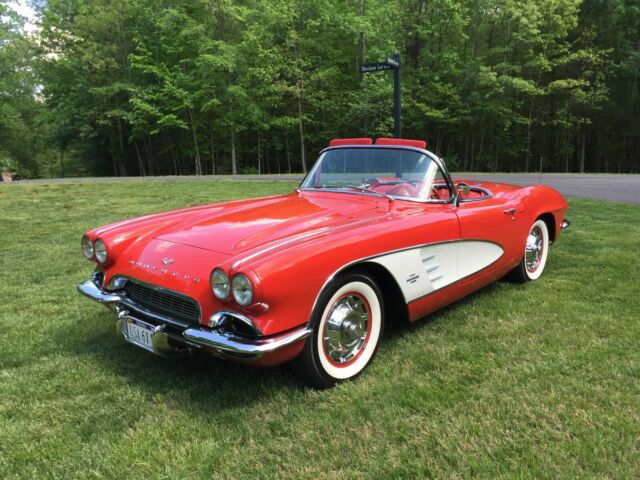 Chevrolet Corvette 1961 image number 0