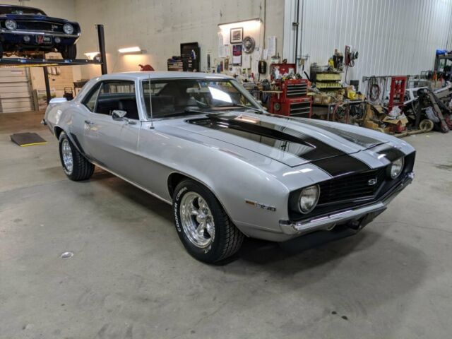 Chevrolet Camaro 1969 image number 2