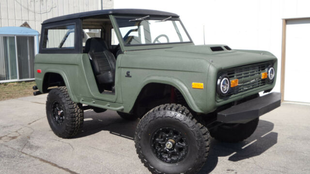 Ford Bronco 1975 image number 0