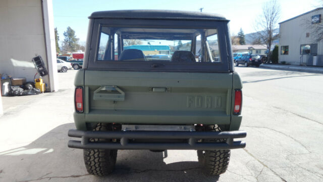 Ford Bronco 1975 image number 8