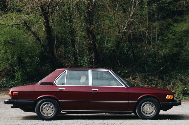 BMW 5-Series 1976 image number 16