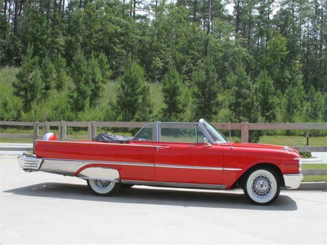 Ford Galaxie 1961 image number 1