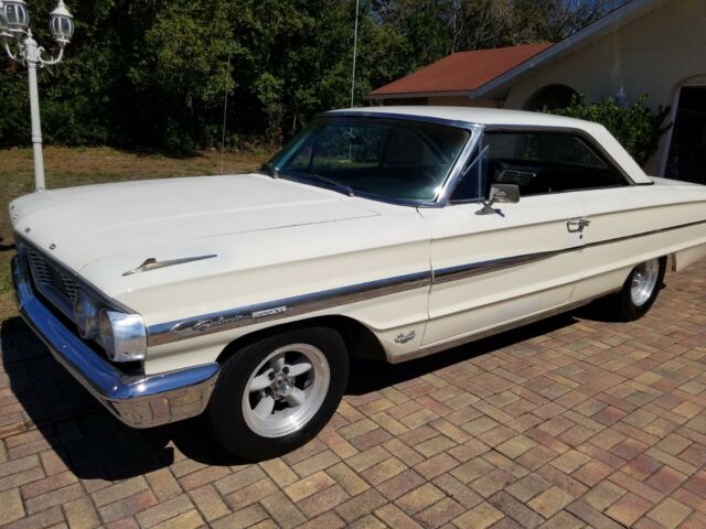 Ford Galaxie 1964 image number 0