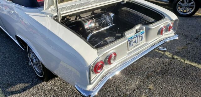 Chevrolet Corvair 1965 image number 6