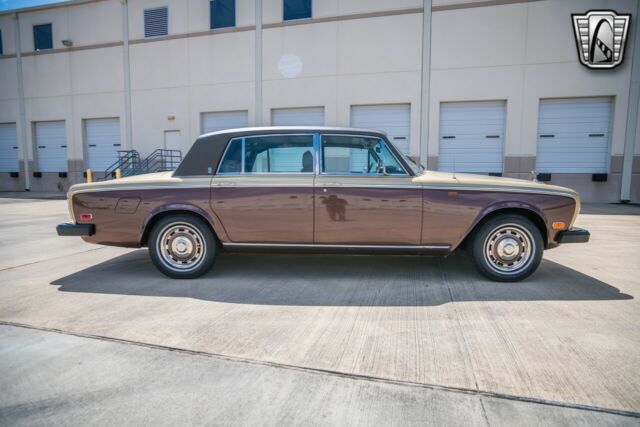 Rolls-Royce Silver Shadow 1975 image number 18