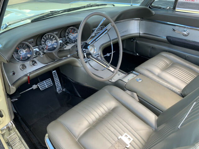 Ford Thunderbird 1963 image number 13