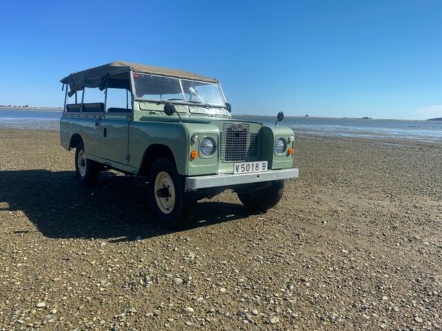 Land Rover Defender 1972 image number 11