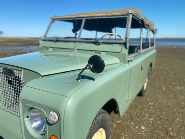 Land Rover Defender 1972 image number 12