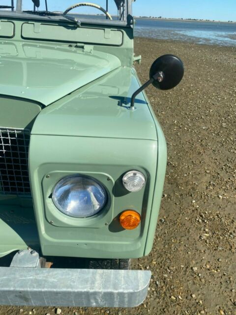 Land Rover Defender 1972 image number 30