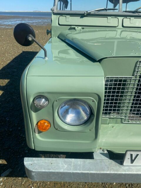 Land Rover Defender 1972 image number 31