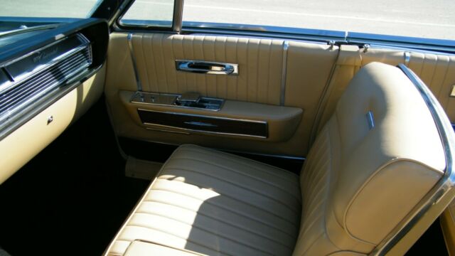 Lincoln Continental 1965 image number 30