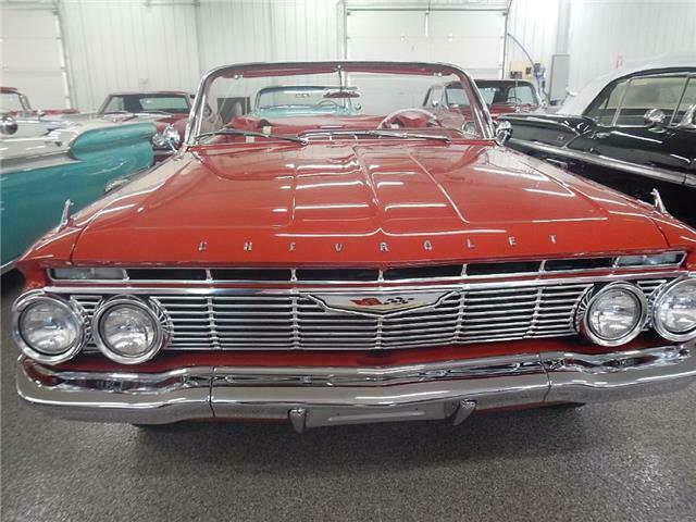 Chevrolet Impala 1961 image number 1