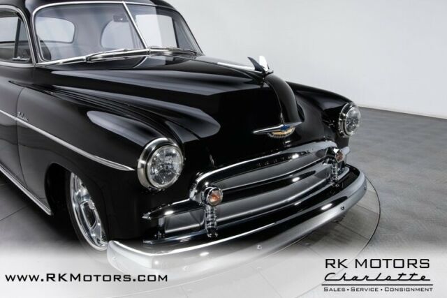 Chevrolet Styleline 1950 image number 14