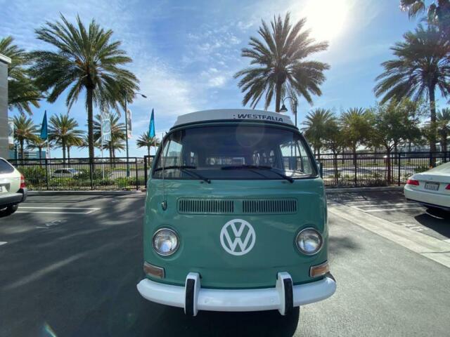 Volkswagen Bus/Vanagon 1970 image number 2