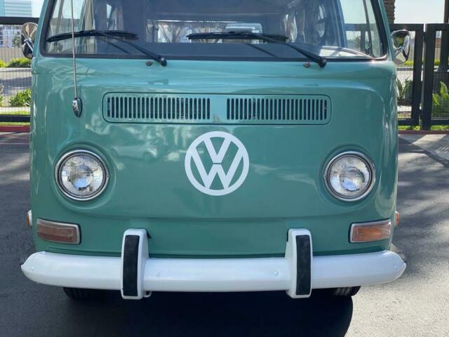 Volkswagen Bus/Vanagon 1970 image number 28