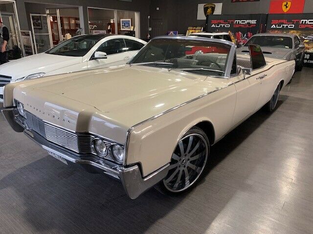 Lincoln Continental 1967 image number 11