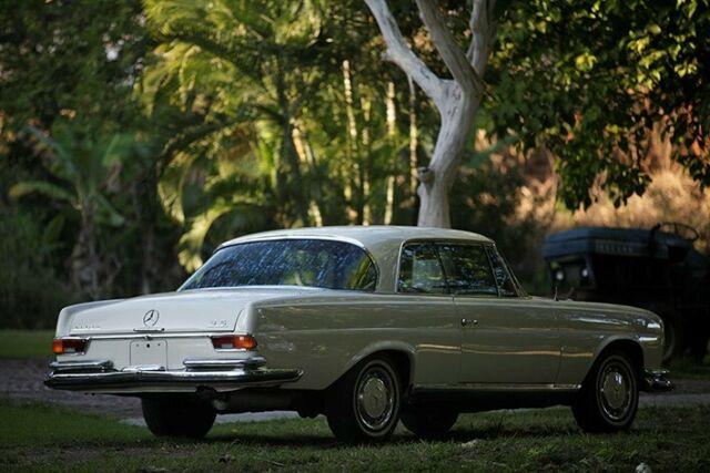 Mercedes-Benz 280 SE 3.5 1970 image number 1