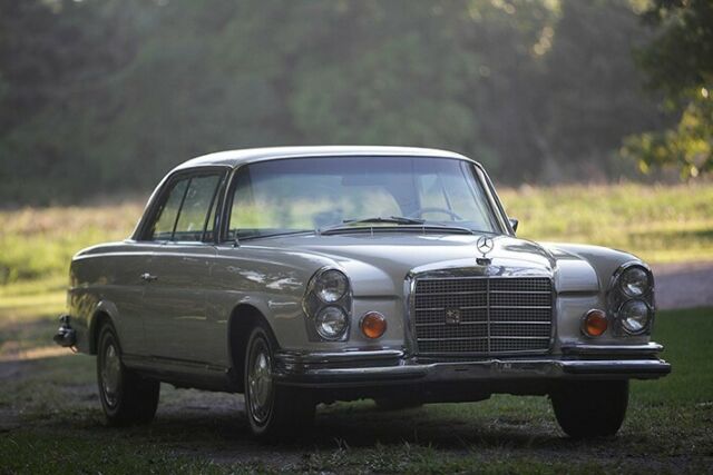 Mercedes-Benz 280 SE 3.5 1970 image number 14