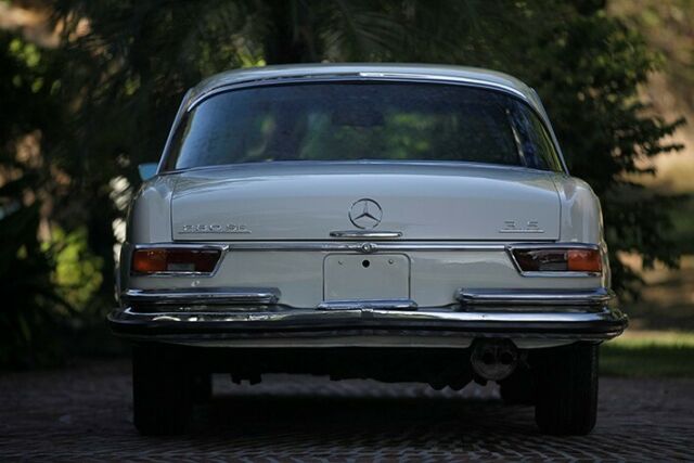 Mercedes-Benz 280 SE 3.5 1970 image number 21