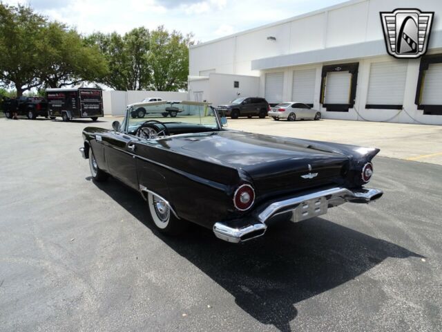 Ford Thunderbird 1957 image number 5