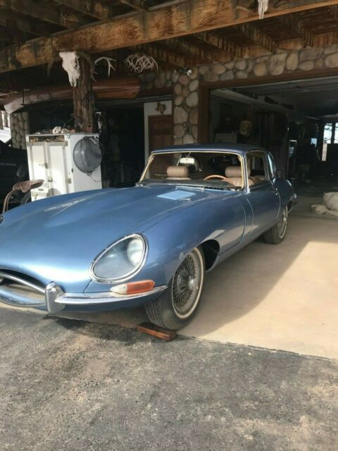 Jaguar E-Type 1967 image number 0