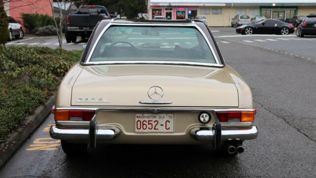 Mercedes-Benz SL-Class 1971 image number 29