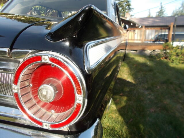 Ford Fairlane 1963 image number 2