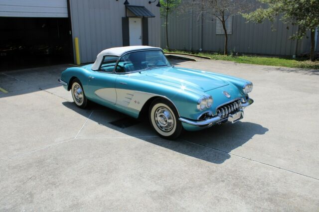 Chevrolet Corvette 1959 image number 27