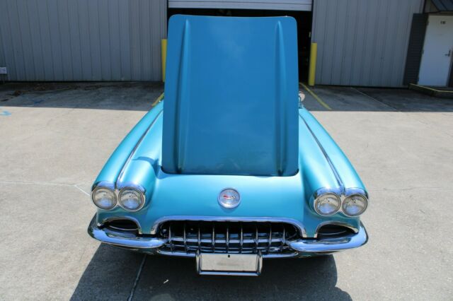 Chevrolet Corvette 1959 image number 29