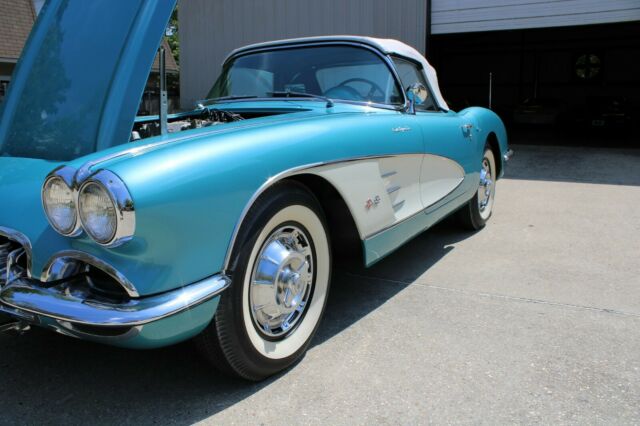 Chevrolet Corvette 1959 image number 32