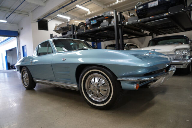 Chevrolet Corvette 327/365HP L76 V8 4 spd Coupe with AC 1964 image number 5