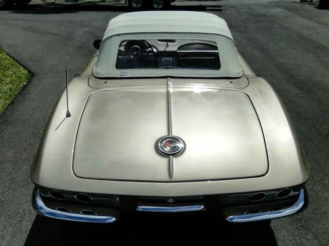 Chevrolet Corvette 1962 image number 37