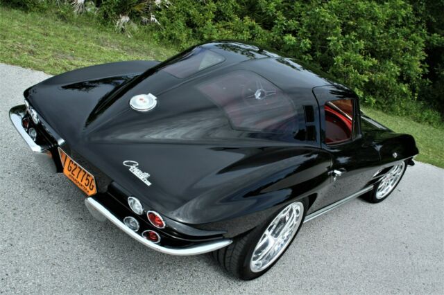 Chevrolet Corvette 1963 image number 28