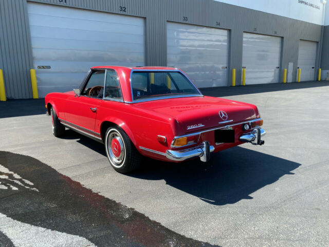 Mercedes-Benz SL-Class 1970 image number 27