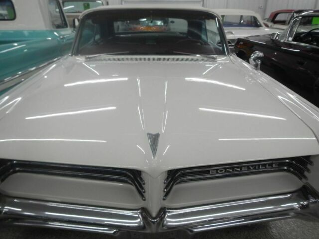 Pontiac Bonneville 1964 image number 25