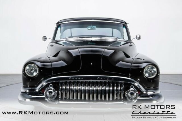 Buick Custom 1952 image number 11