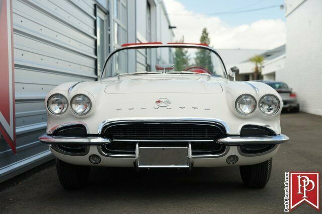 Chevrolet Corvette 1962 image number 18