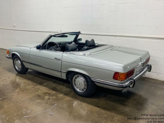 Mercedes-Benz SL-Class 1973 image number 3