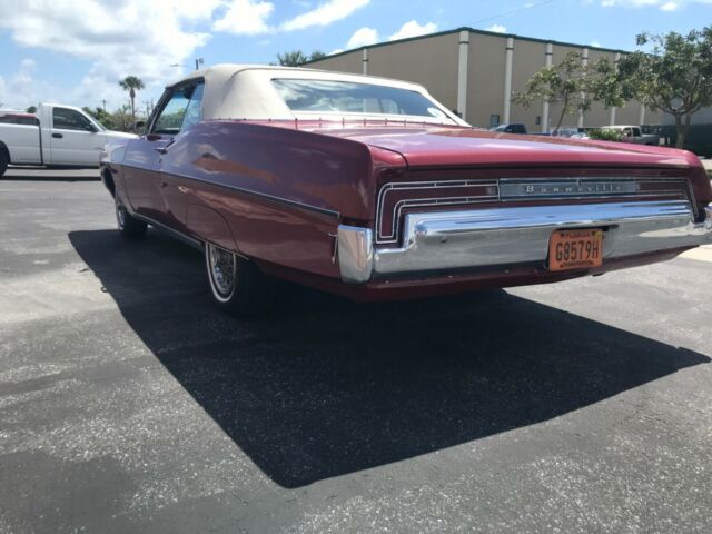 Pontiac Bonneville 1968 image number 2