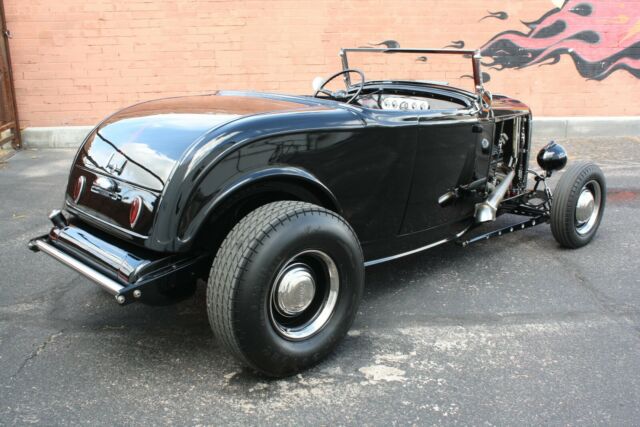 Ford Roadster 1932 image number 1