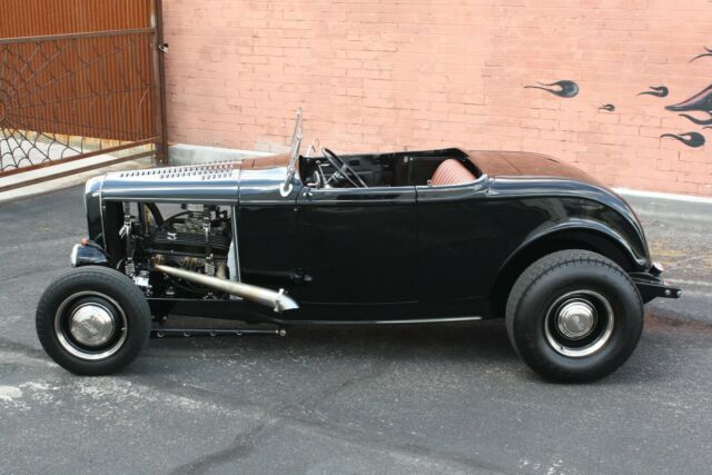 Ford Roadster 1932 image number 16