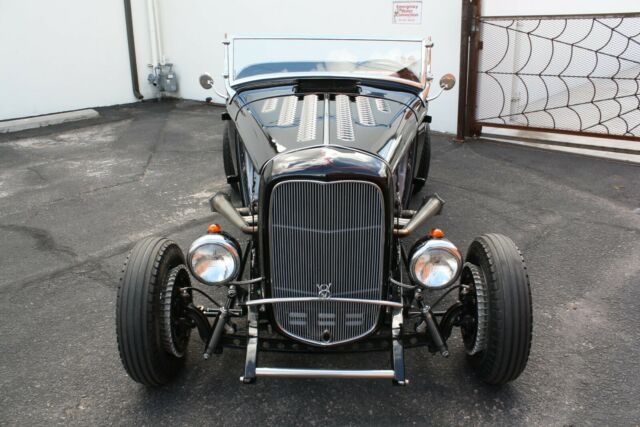 Ford Roadster 1932 image number 17