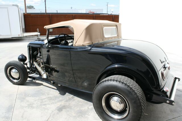 Ford Roadster 1932 image number 6