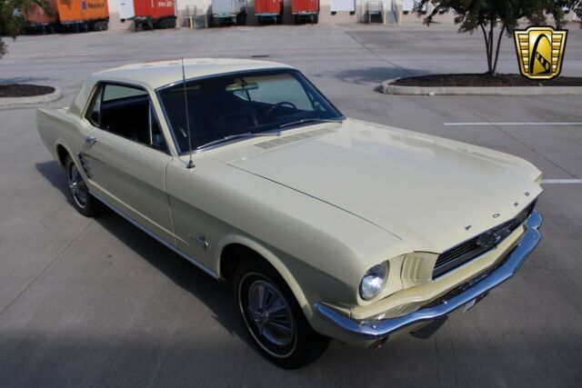 Ford Mustang 1966 image number 20