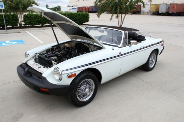 MG MGB 1979 image number 33