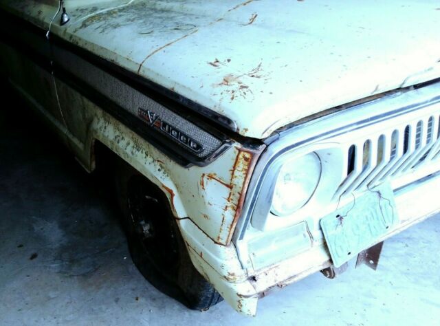 Jeep Wagoneer 1967 image number 1